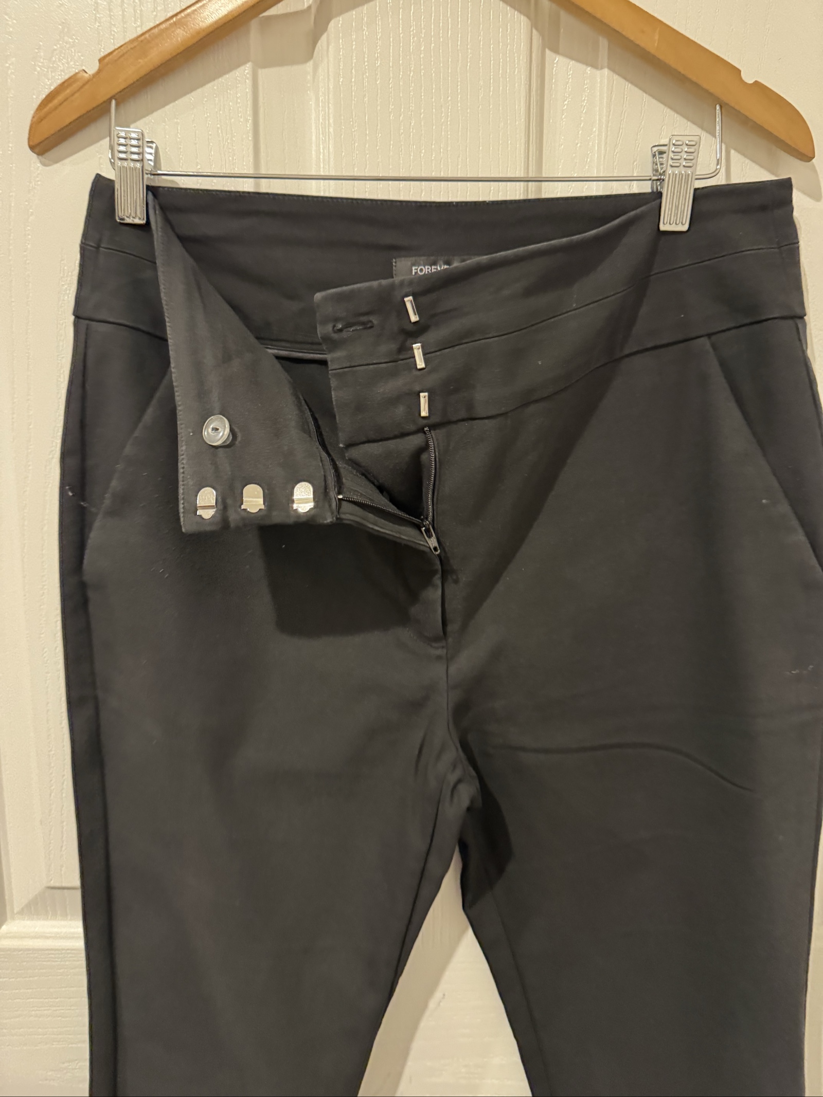 Forever New Black Cropped Pants AUS 14 Women image 3