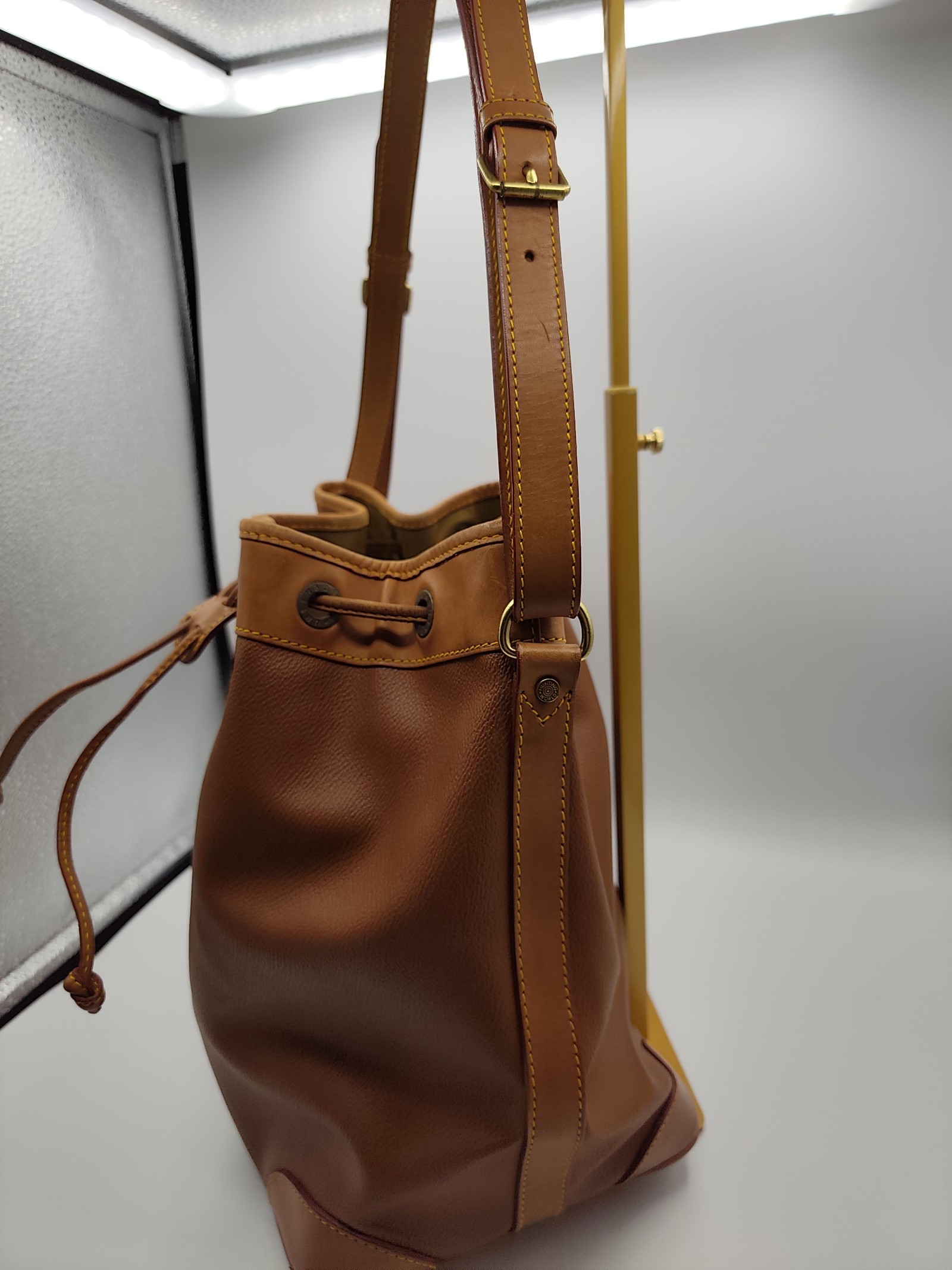 Hunting World Brown Leather Bucket Bag Women image 6
