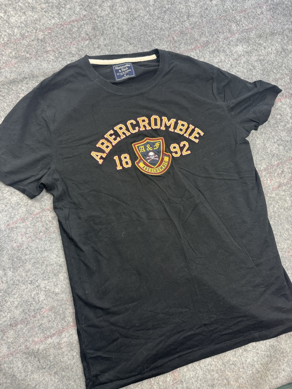 Abercrombie Black Crest Logo T Shirt Men’s M image 2