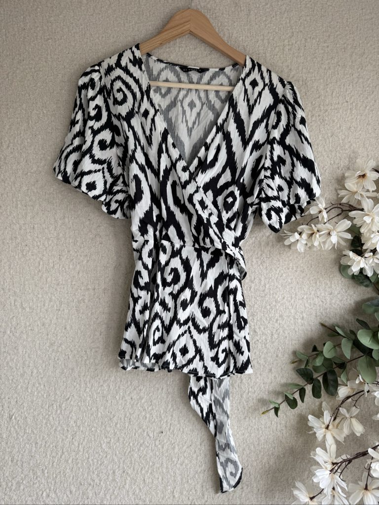 Et Vous Black & White Printed Wrap Top UK 14 Stylish Puff Sleeve Tie Detail