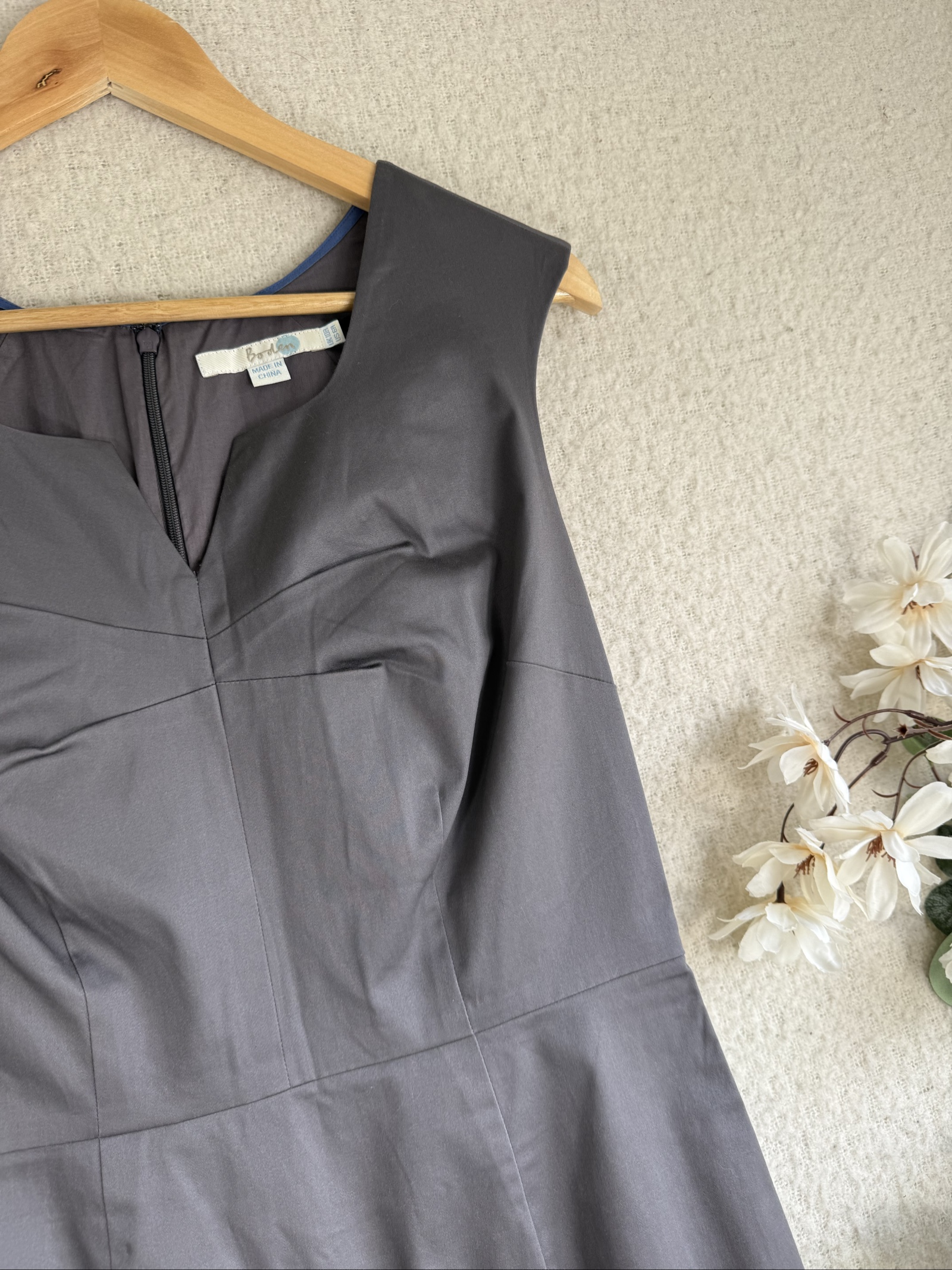Boden Grey Sleeveless V-Neck Fitted Dress UK 12 Classic Elegant Wear image 2