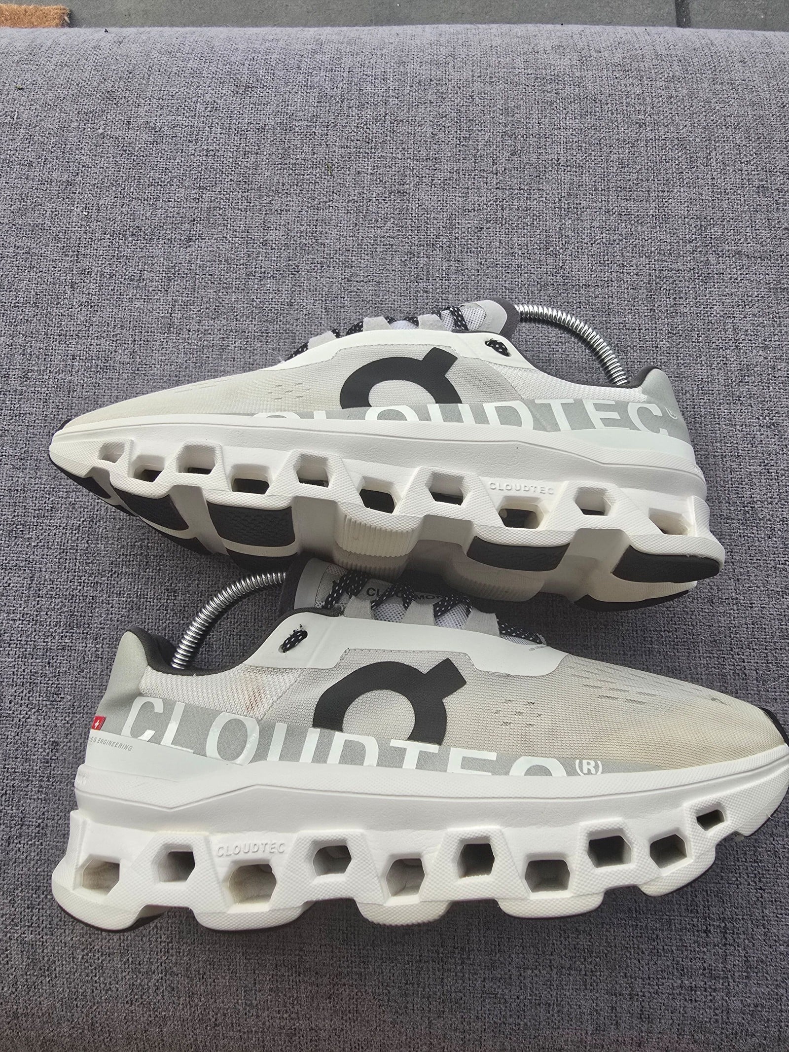 On Running White & Grey Cloud Monster Running Shoes UK 8 image 5
