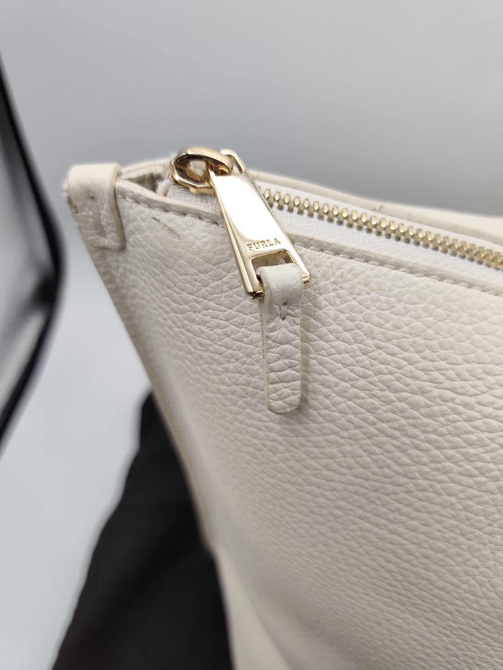 Furla White Leather Tote Bag Genuine Leather image 3