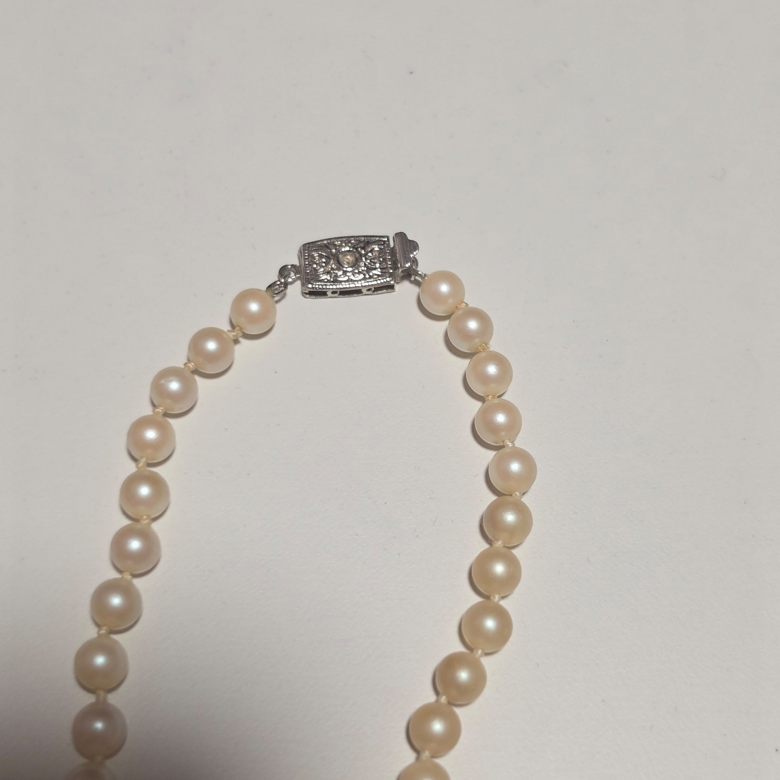 Vintage faux Pearl Necklace with Silver Clasp image 3