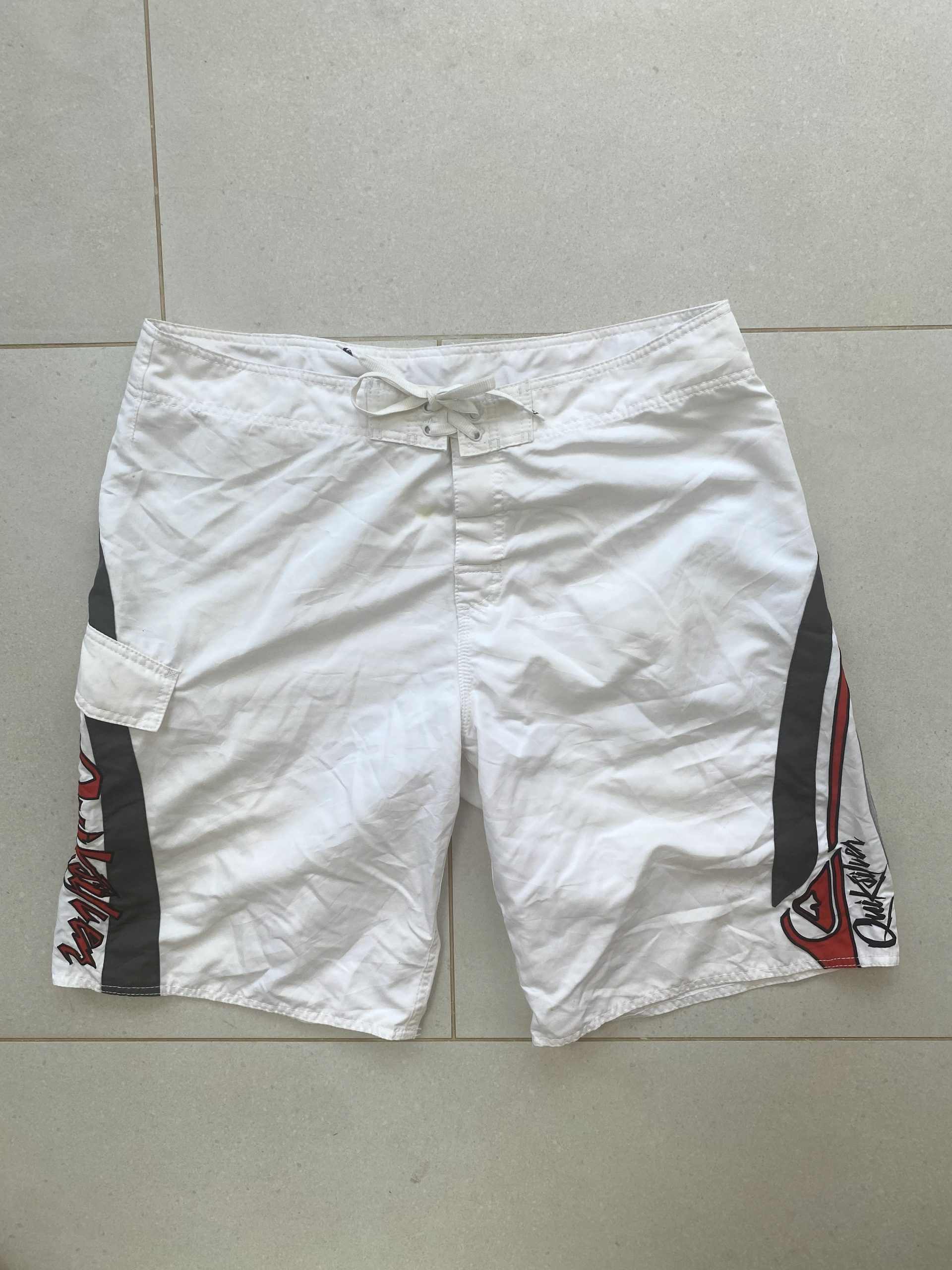Quiksilver White & Red & Grey Board Shorts Size 38