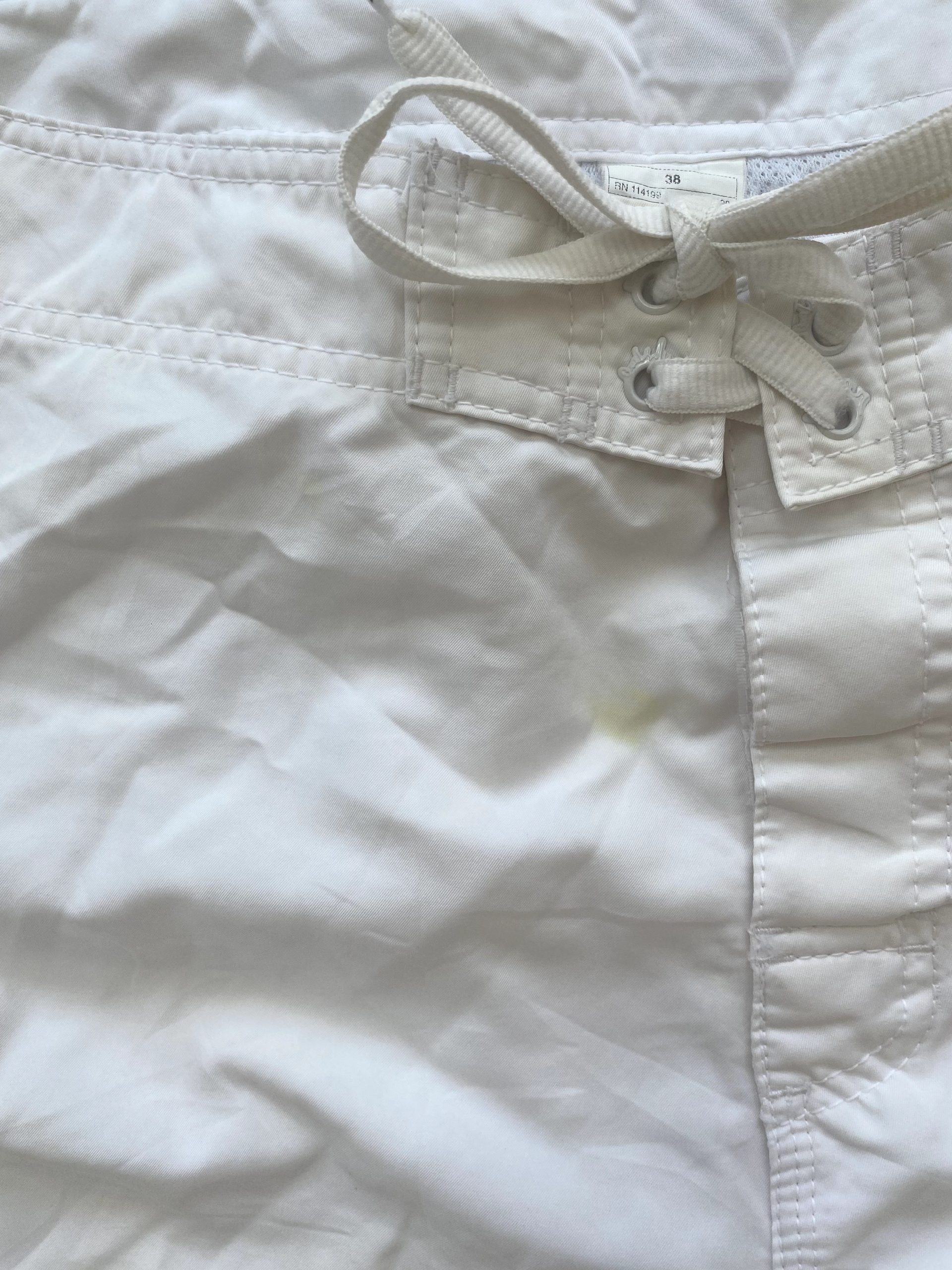 Quiksilver White & Red & Grey Board Shorts Size 38 image 5