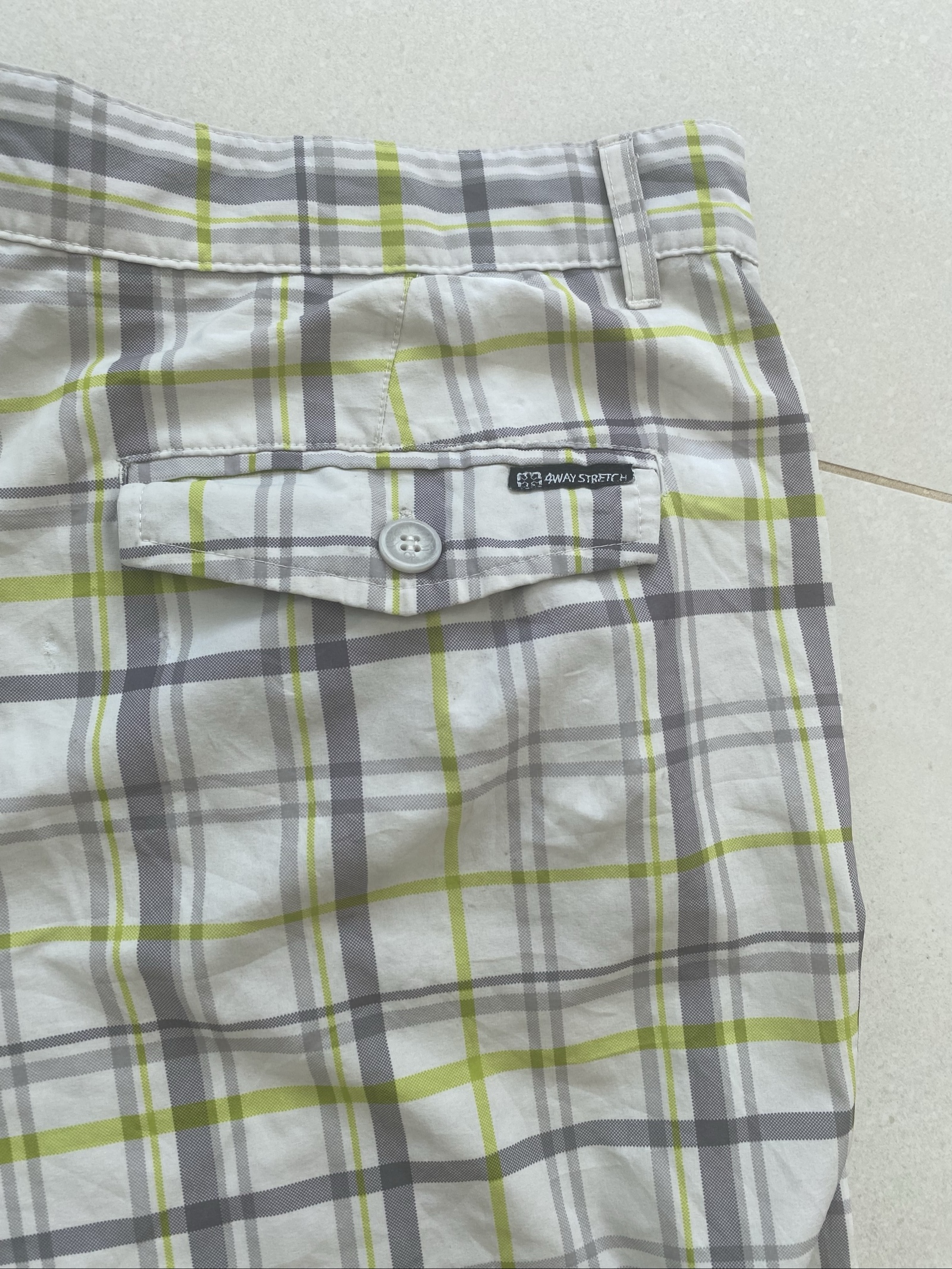 Gregory White, Green & Grey Checked Shorts Waist 36 (J1) image 3