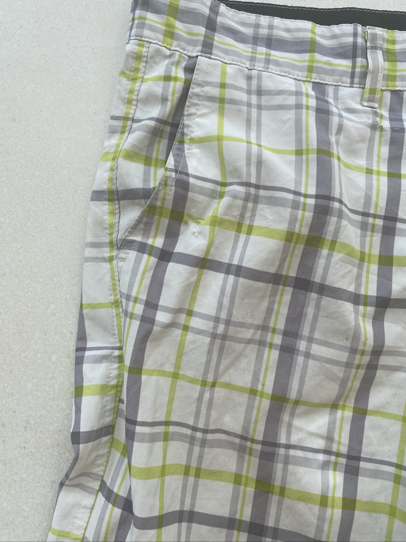 Gregory White, Green & Grey Checked Shorts Waist 36 (J1) image 5