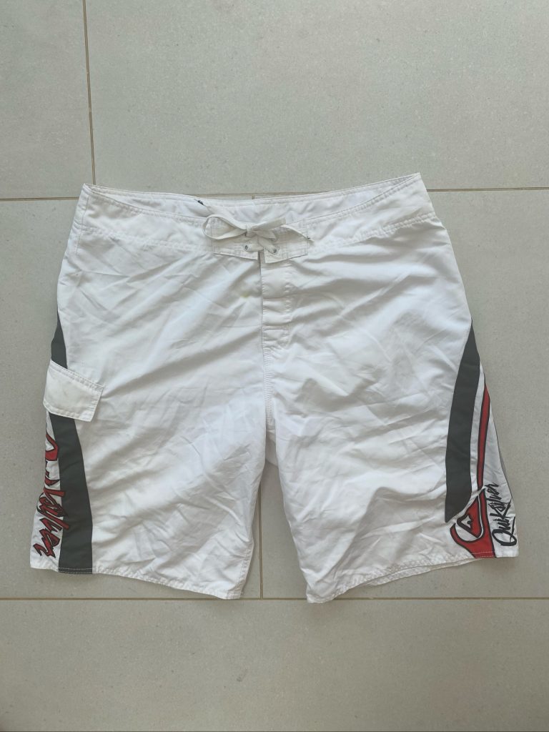 Quiksilver White & Red Board Shorts Men 38 Waist (J1)