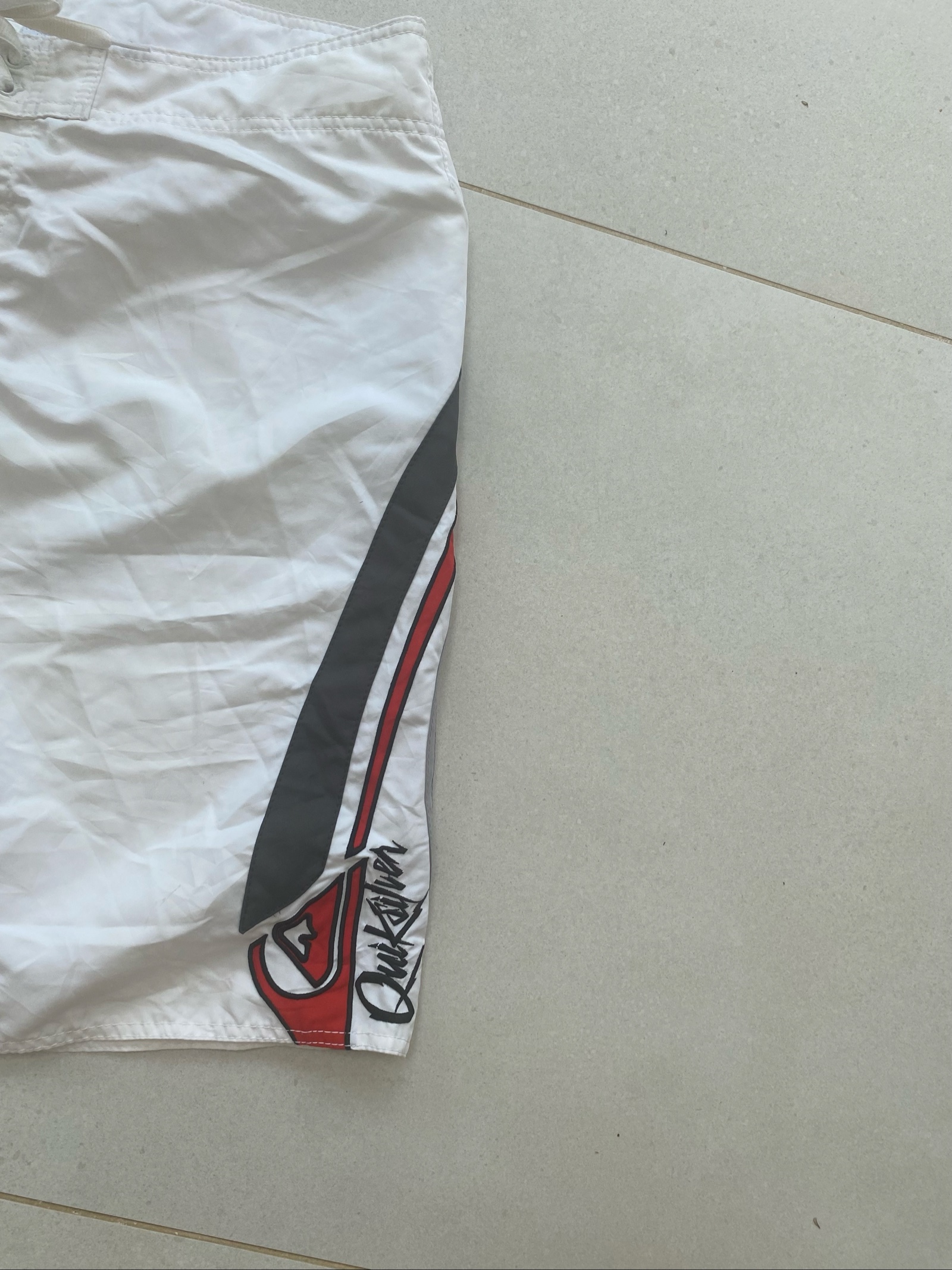 Quiksilver White & Red Board Shorts Men 38 Waist (J1) image 4
