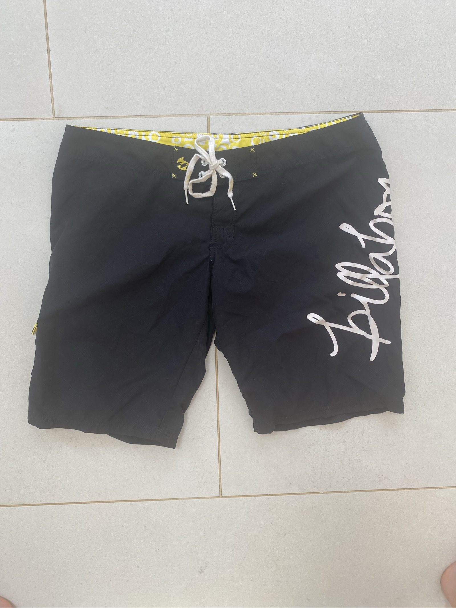 Billabong Black & Yellow Board Shorts Size 11 Kids