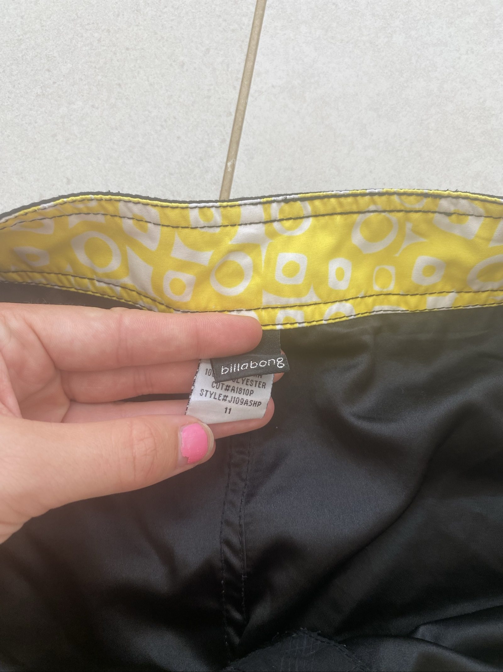 Billabong Black & Yellow Board Shorts Size 11 Kids image 5