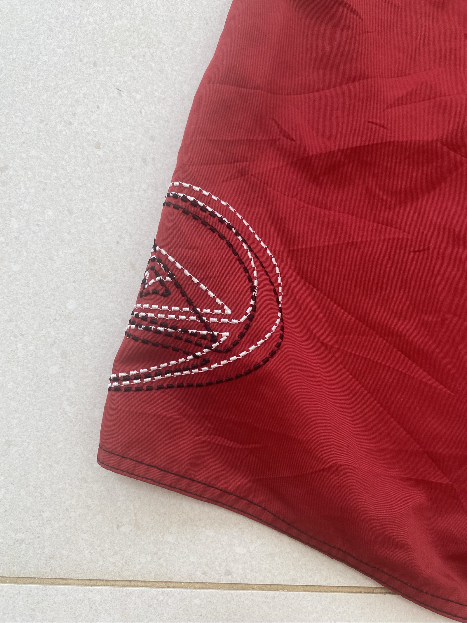 Quiksilver Red Board Shorts 34W Embroidered Pocket (J1) image 3