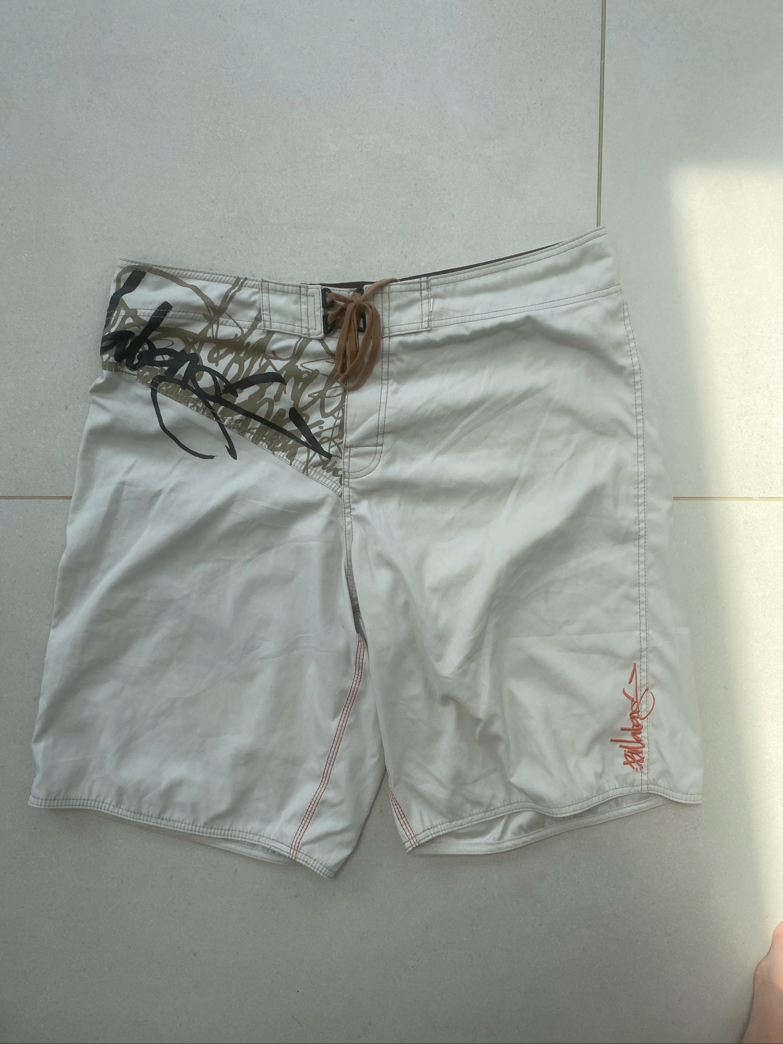 Billabong White & Beige Board Shorts 38 Waist (J1)