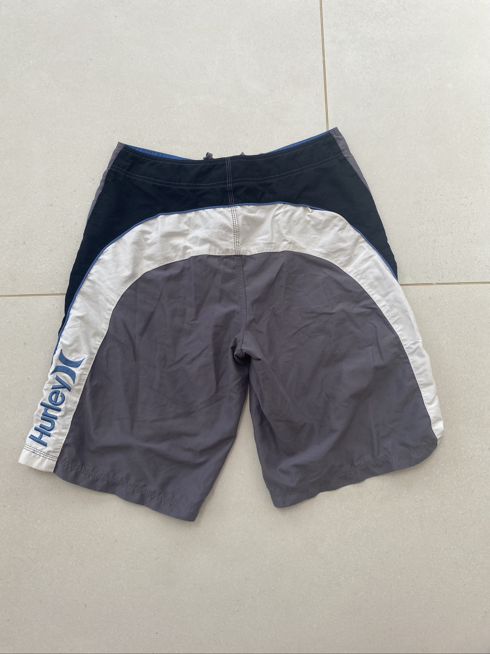 Hurley Grey & Black & White Board Shorts Medium Quick Dry image 2