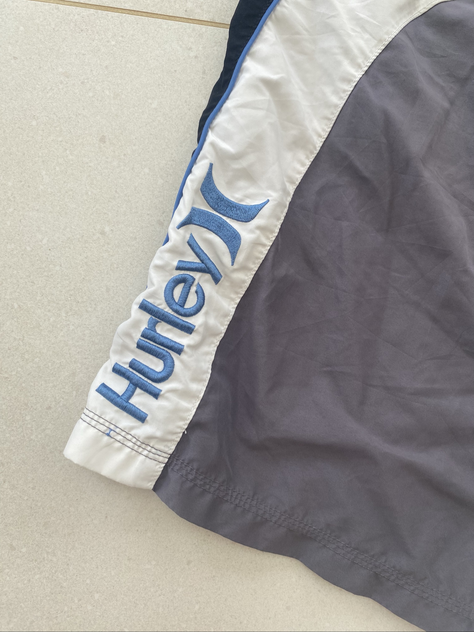 Hurley Grey & Black & White Board Shorts Medium Quick Dry image 3
