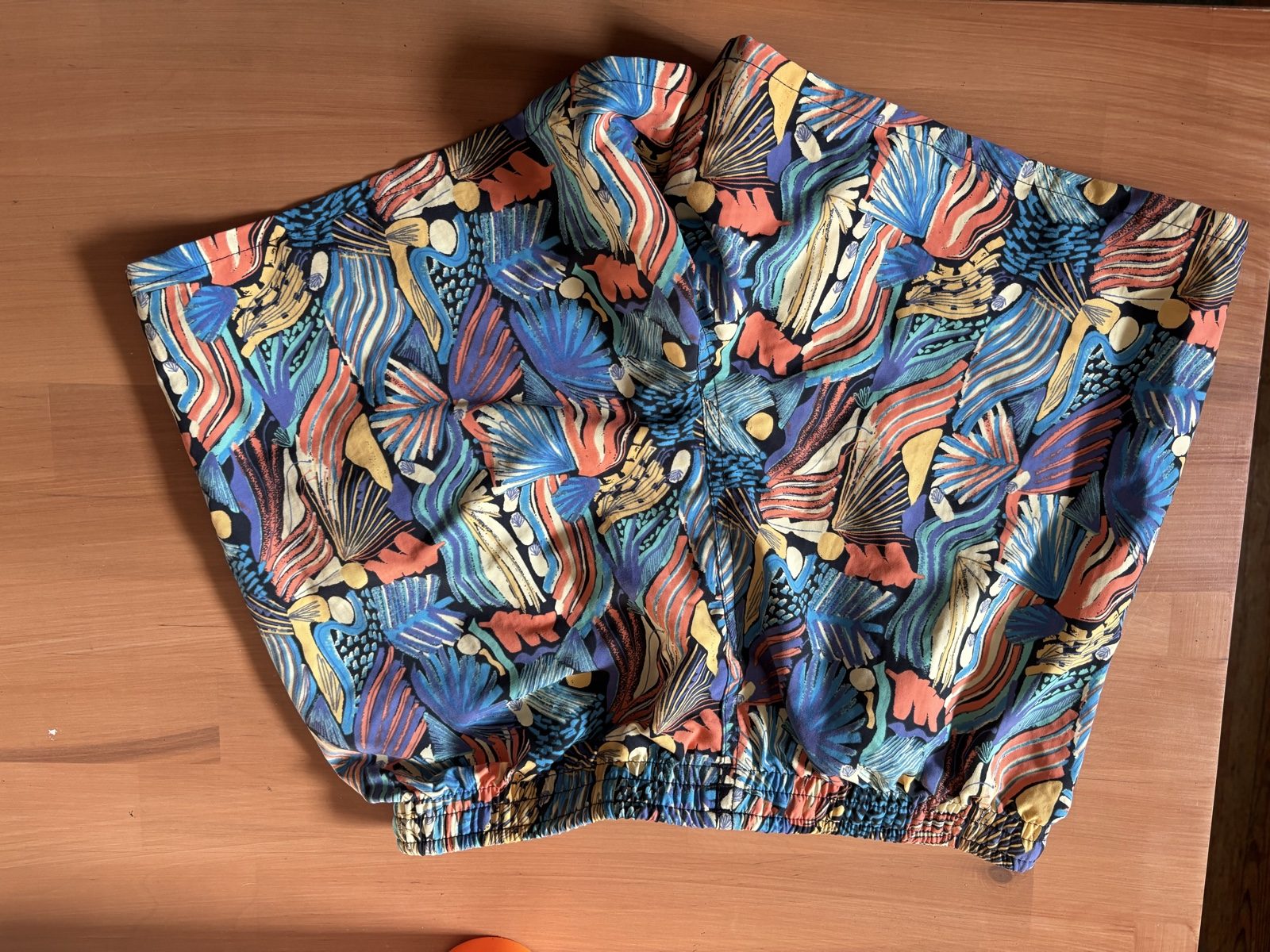 Patagonia Multi Seashell Print Cropped Swim Trunks XS image 2