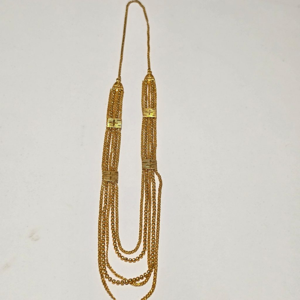 Vintage costume Gold Tone Multi-Chain Necklace .b3