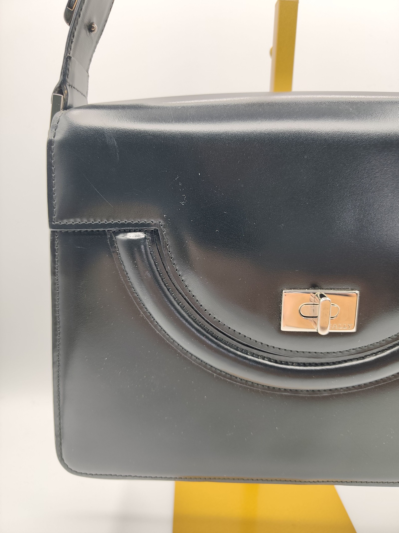 Bally Black Leather Shoulder Bag Women image 4