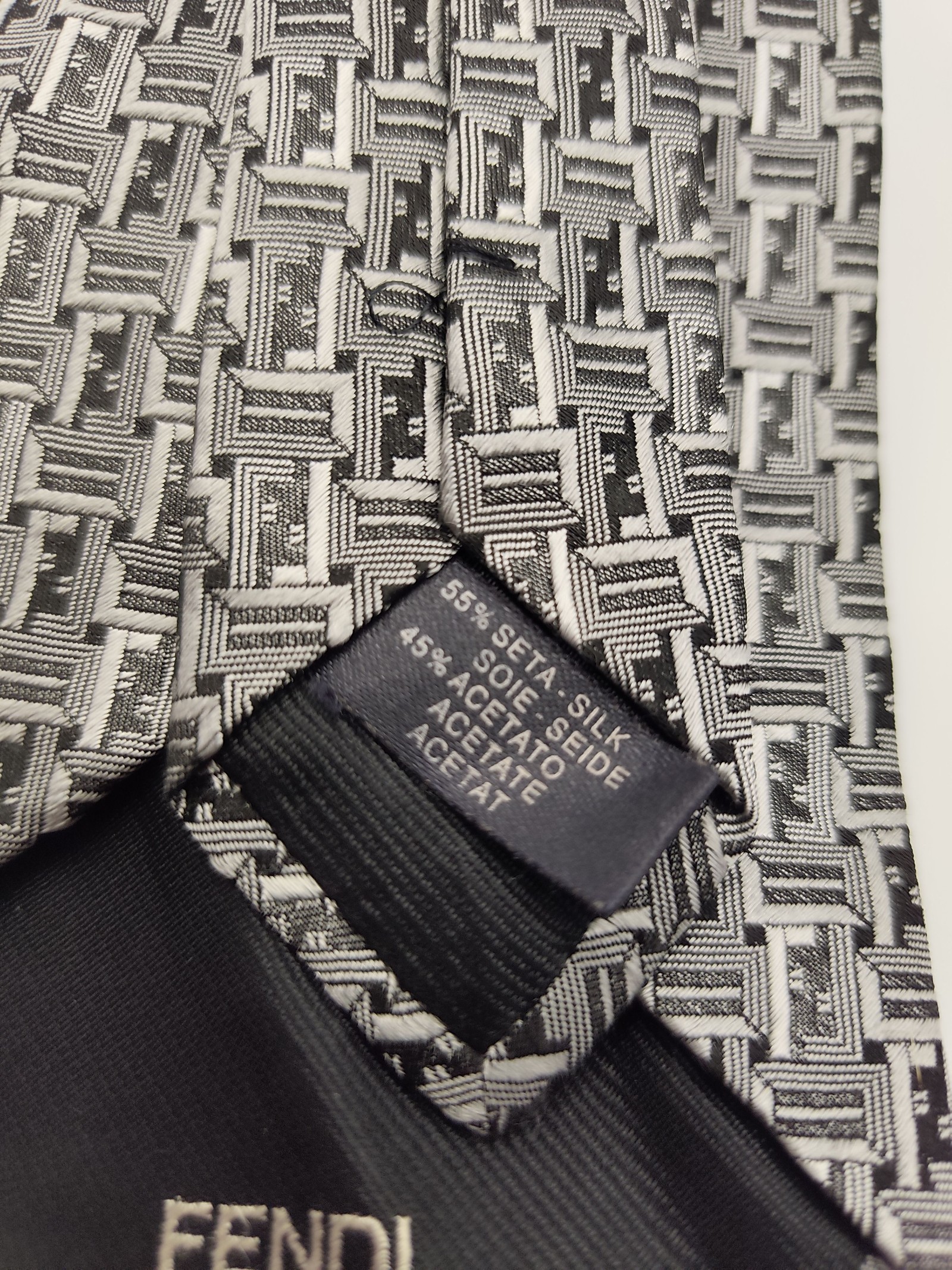 Fendi Black & White Silk Patterned Tie Made in Italy image 4