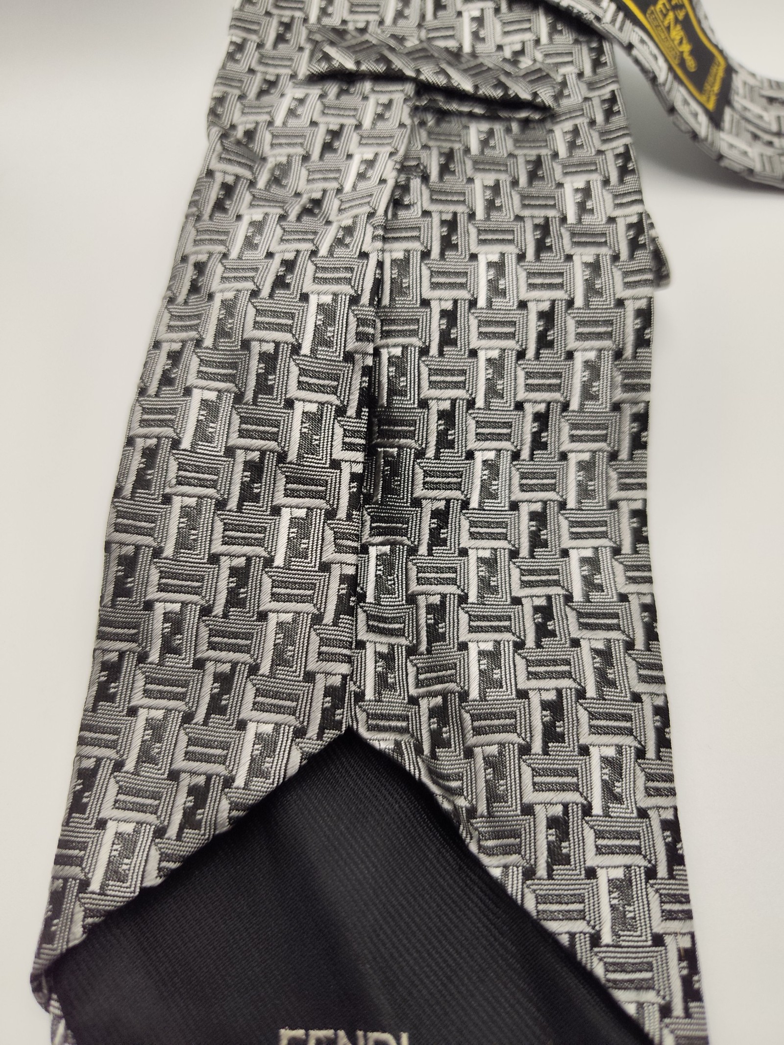 Fendi Black & White Silk Patterned Tie Made in Italy image 6