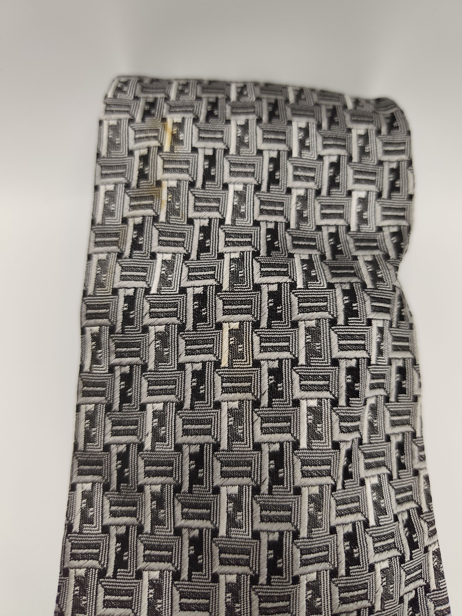 Fendi Black & White Silk Patterned Tie Made in Italy image 8