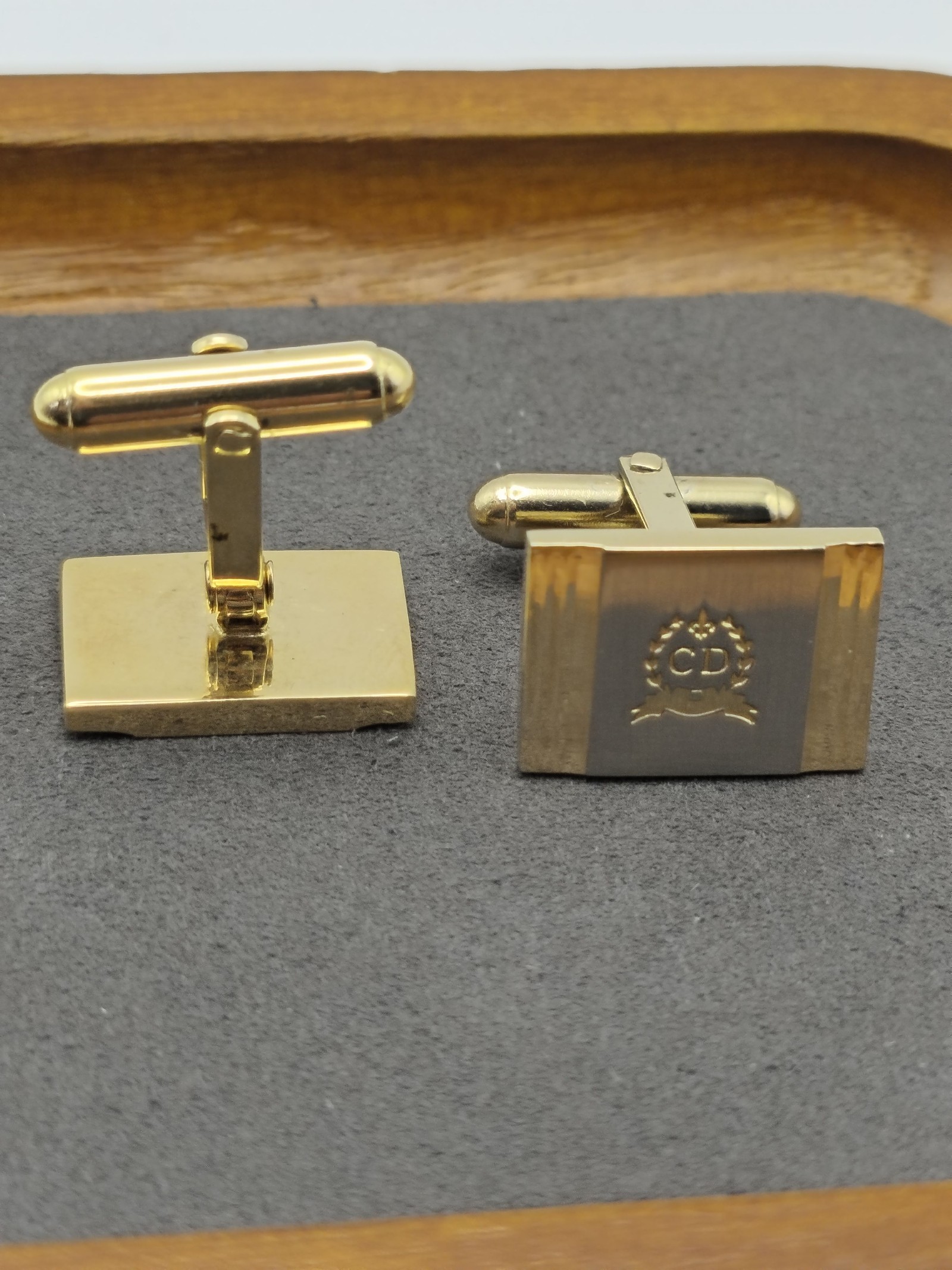 Christian Dior Gold & Black Logo Men’s Cufflinks with Case Other image 7