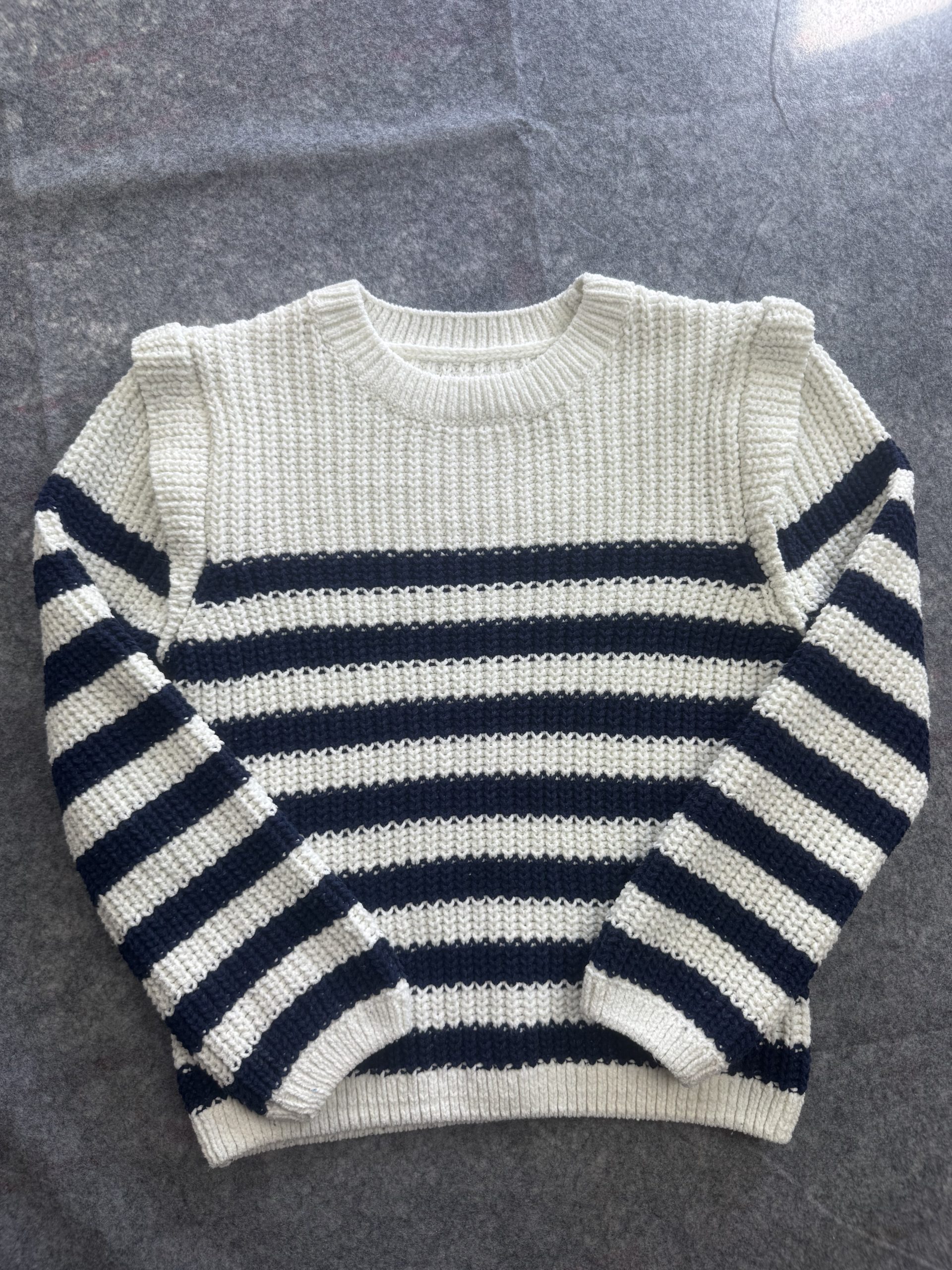 Dunnes Stores Cream & Navy Striped Chunky Knit Sweater Age 8-9 (Kids)