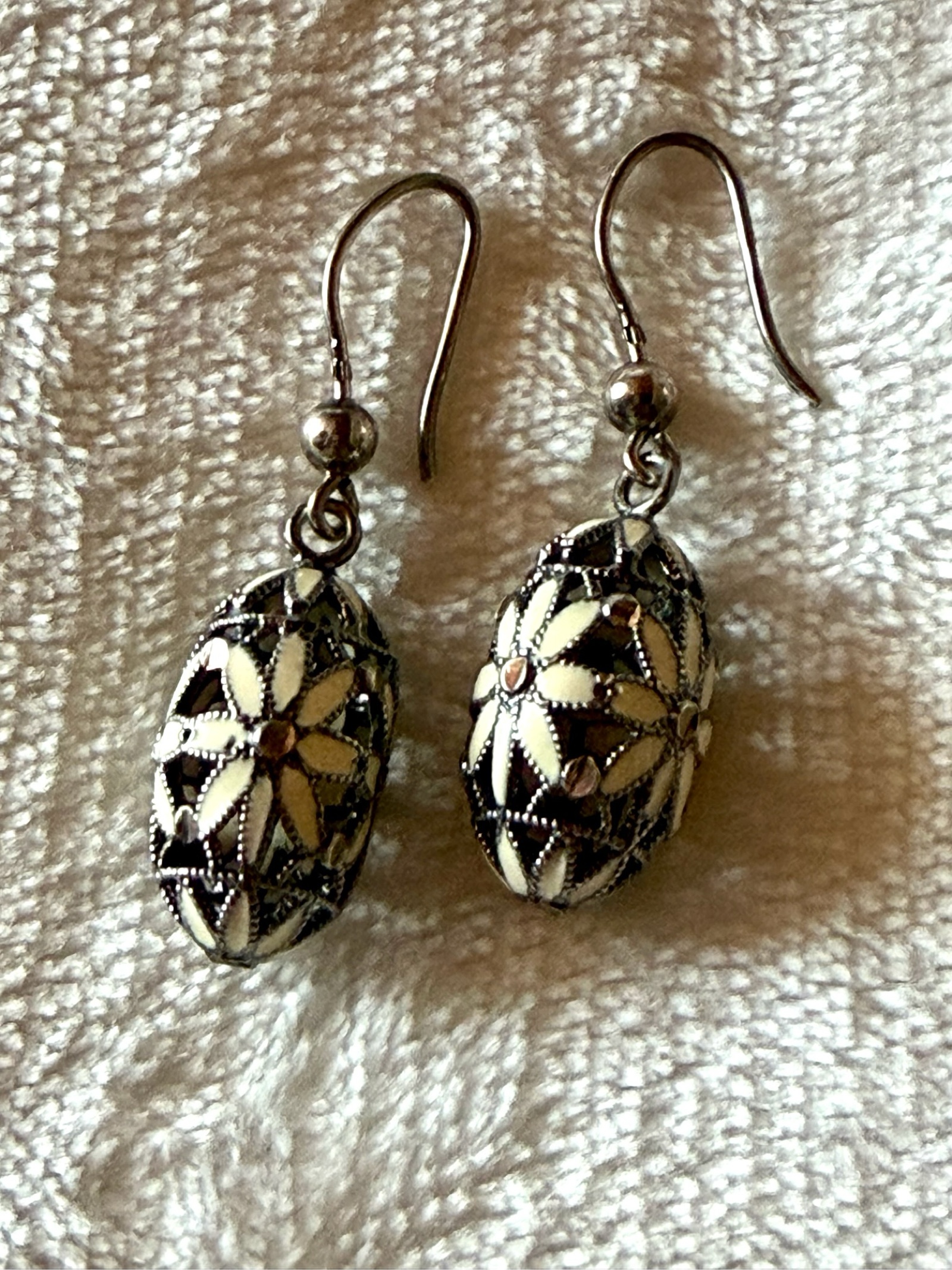 Silver & White Floral Dangle Earrings 3 cm Length