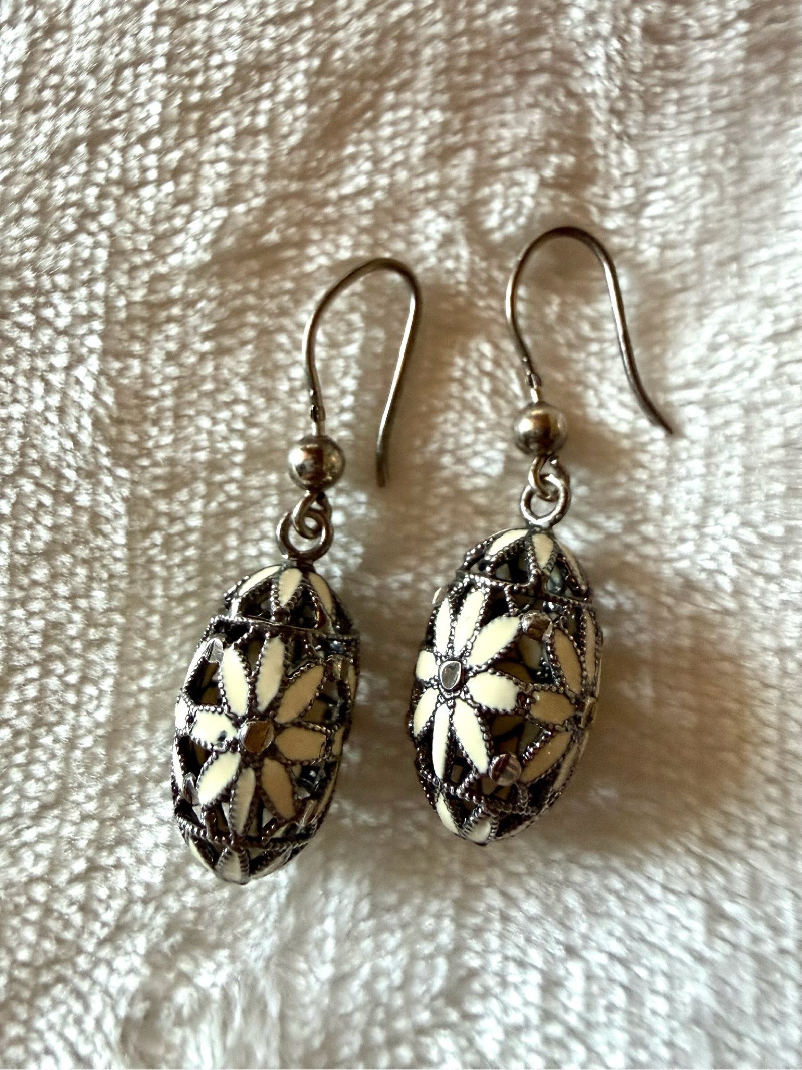 Silver & White Floral Dangle Earrings 3 cm Length image 2