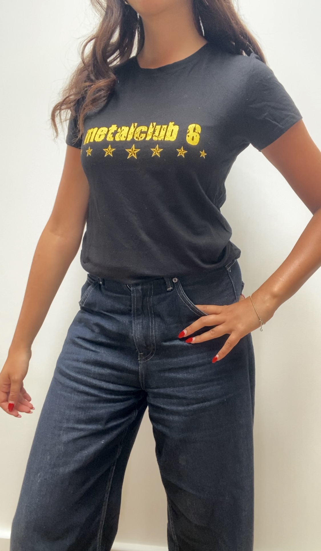 Vintage B&C Black & Yellow Metalclub 6 Graphic T-Shirt Medium image 2