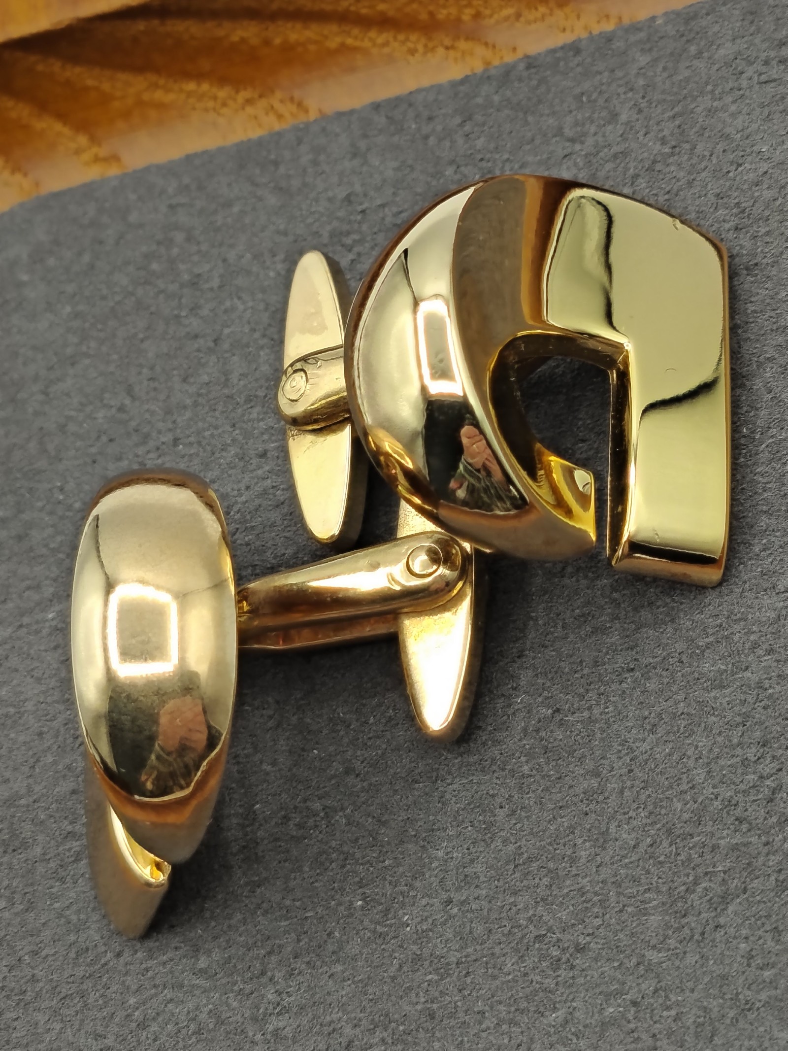 Christian Dior Gold Tone cufflinks Vintage image 9