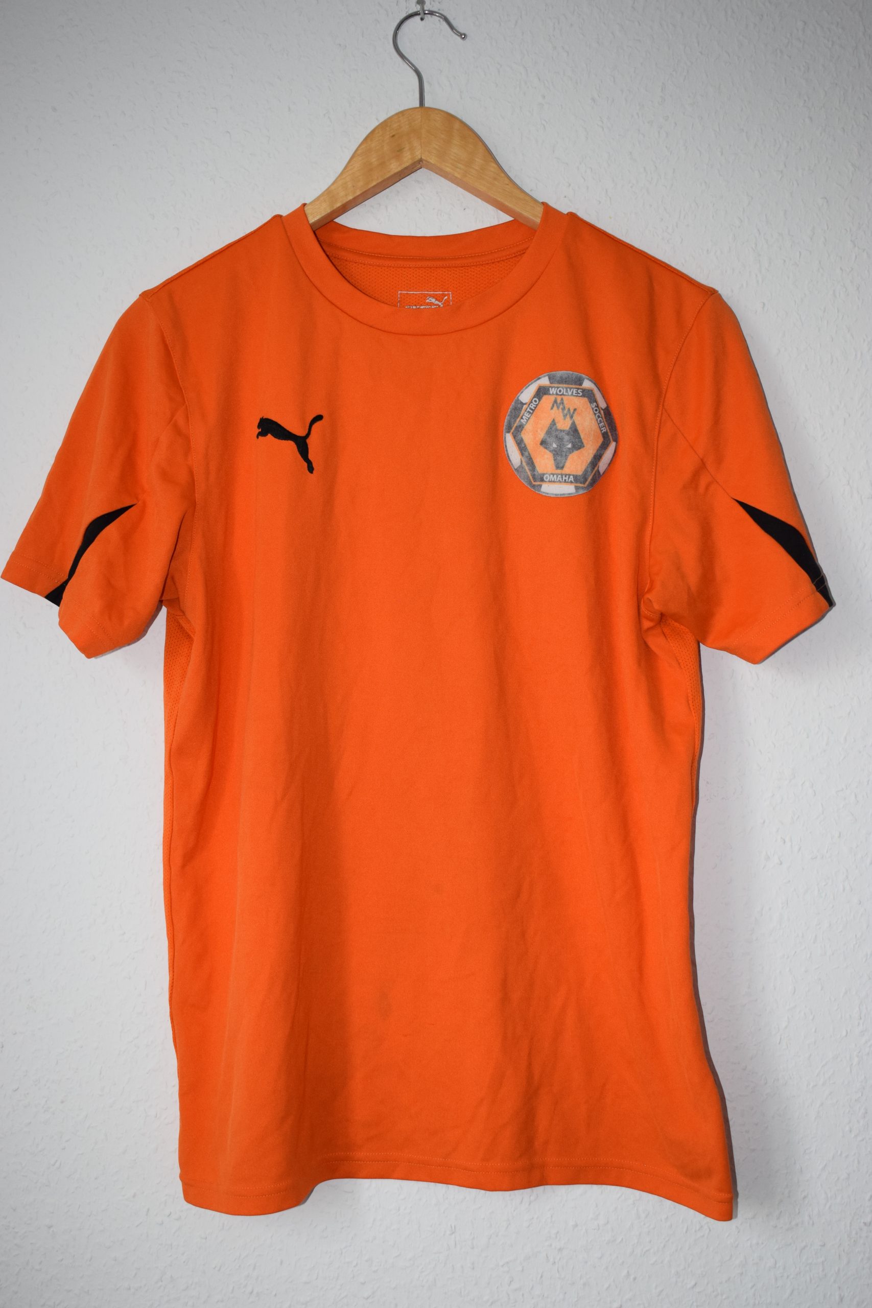 Puma Orange Metro Wolves Soccer Logo T-Shirt Medium 1033
