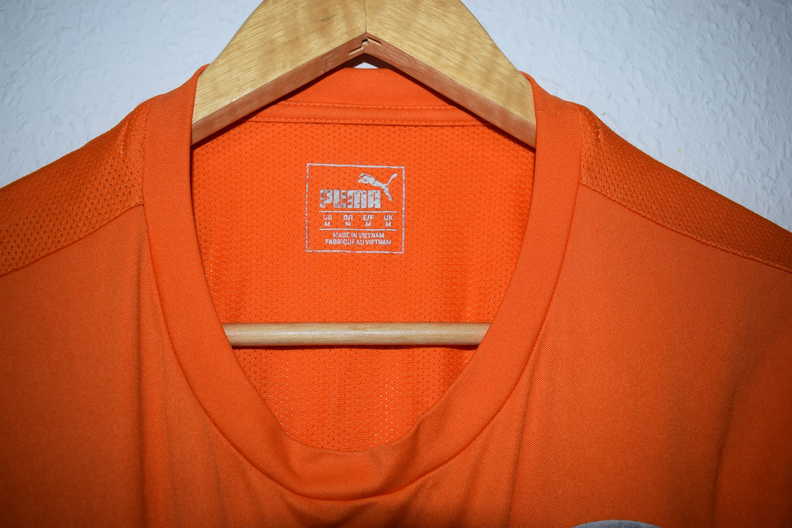 Puma Orange Metro Wolves Soccer Logo T-Shirt Medium 1033 image 5