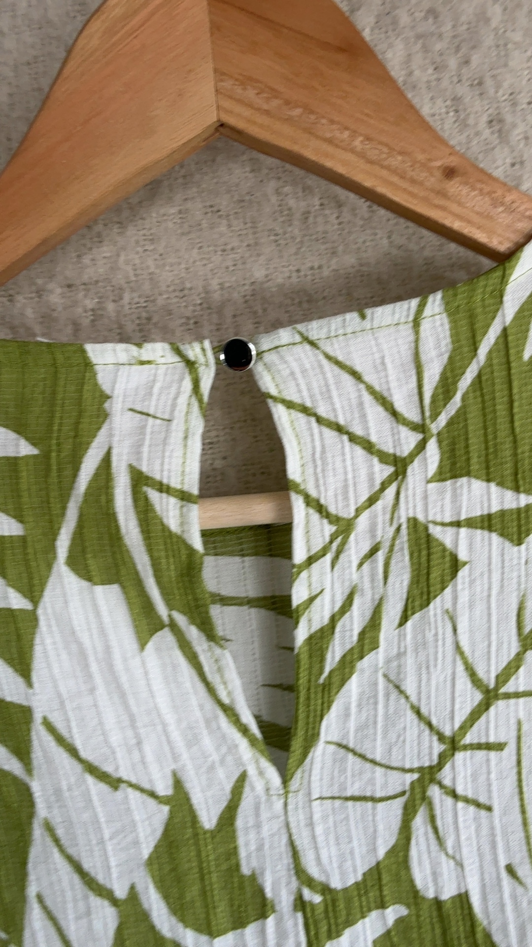 Primark Green & White Leaf Print Sleeveless Top UK 12 Relaxed Fit Light Fabric image 5