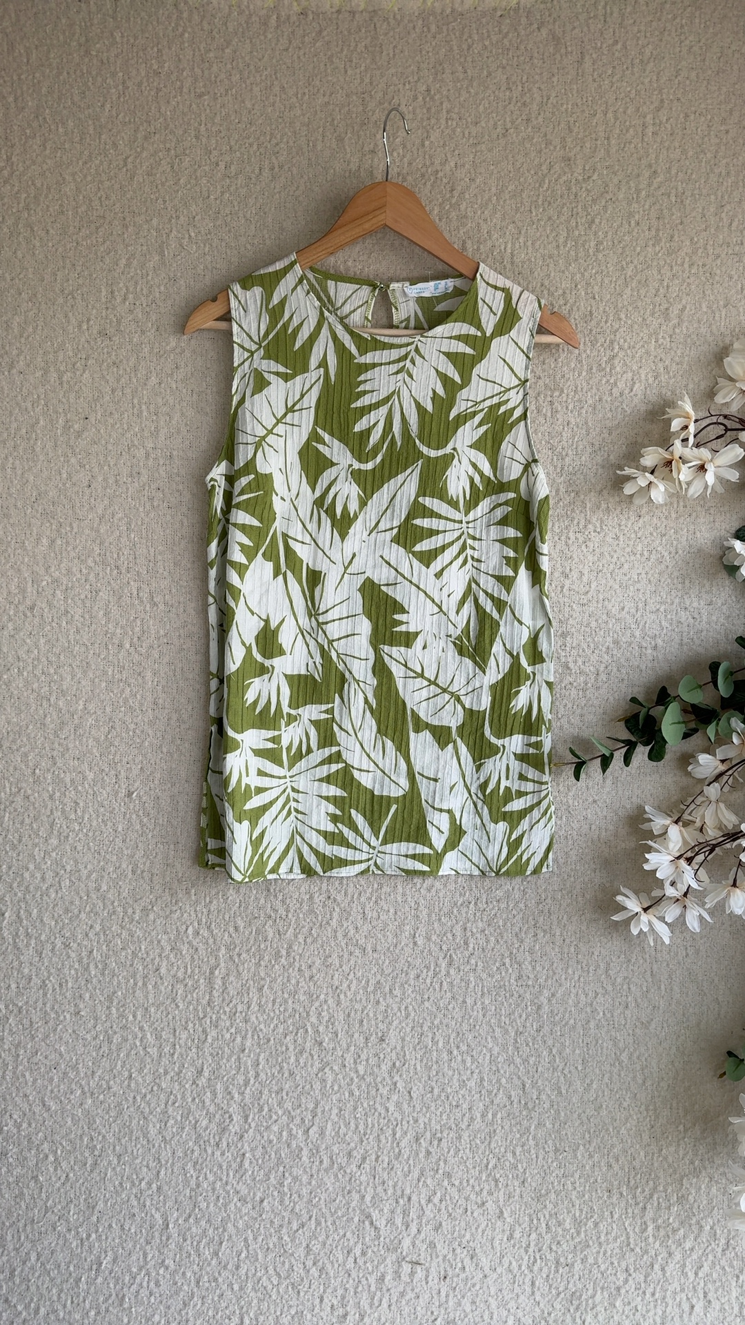 Primark Green & White Leaf Print Sleeveless Top UK 12 Relaxed Fit Light Fabric