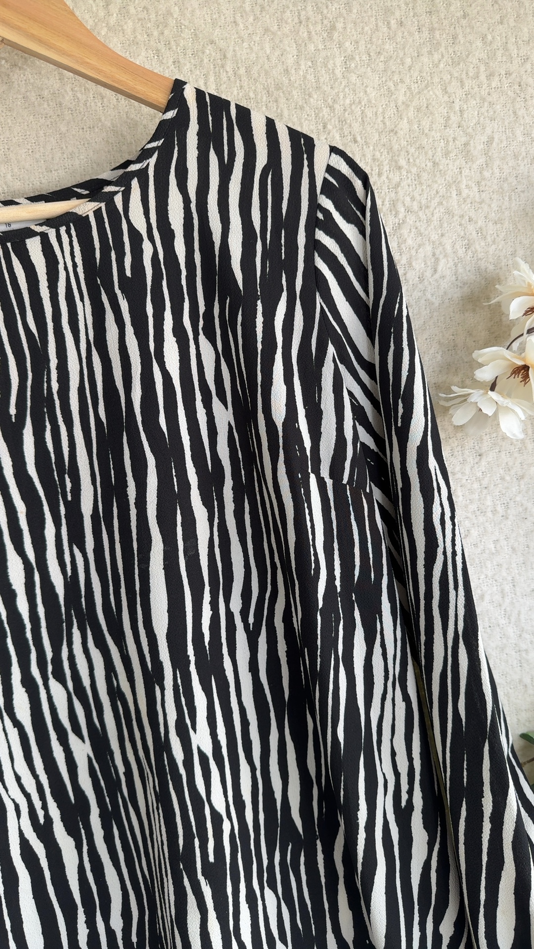 Papaya Black & White Zebra Print Blouse UK 16 Stylish Long Sleeve Top image 3