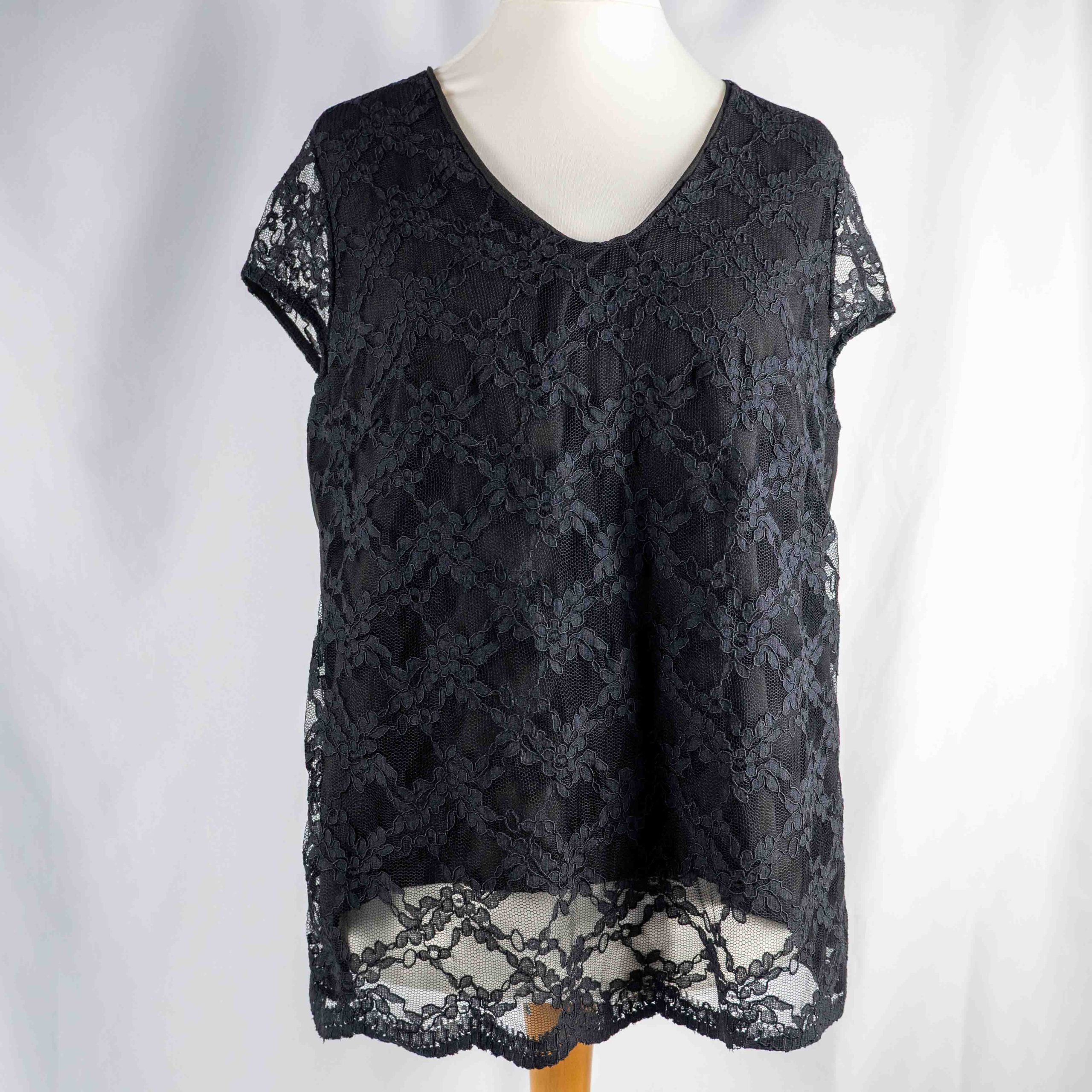 Kaleidoscope Black Lace Sleeve V Neck Top Size 20 Pre-Owned