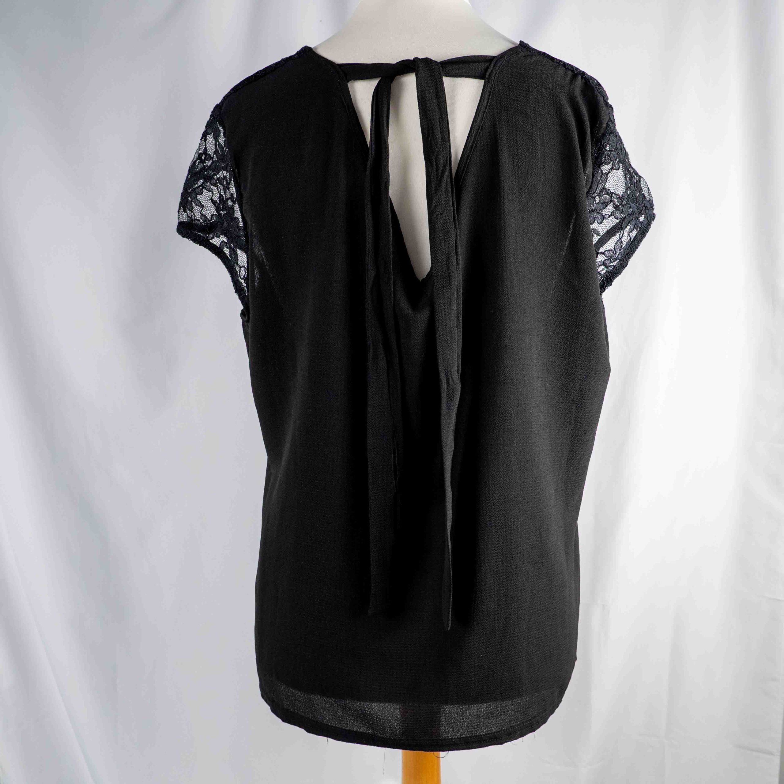 Kaleidoscope Black Lace Sleeve V Neck Top Size 20 Pre-Owned image 4