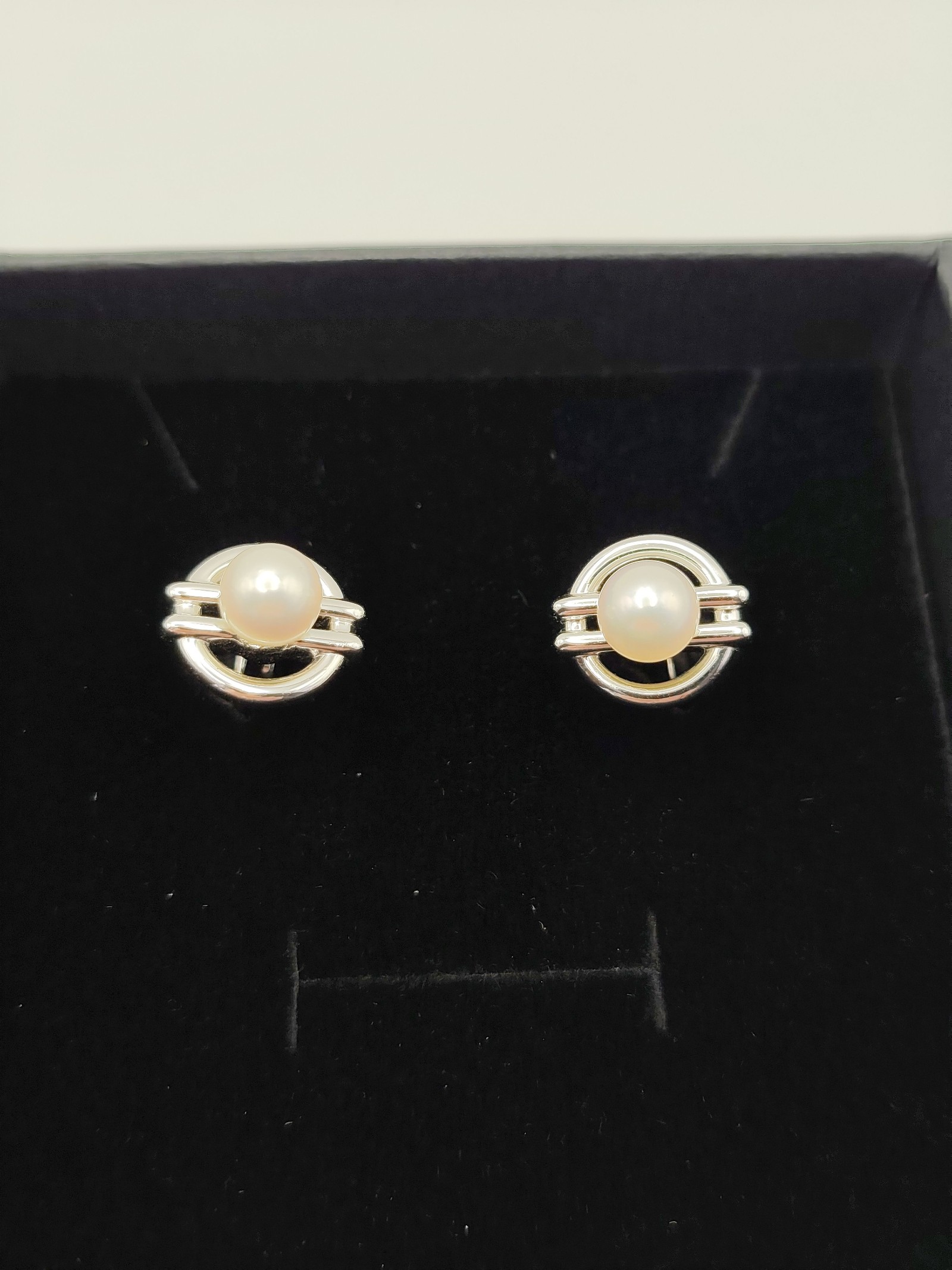 Mikimoto Pearl & Silver Tone Round Cufflinks Other Circular Design image 2