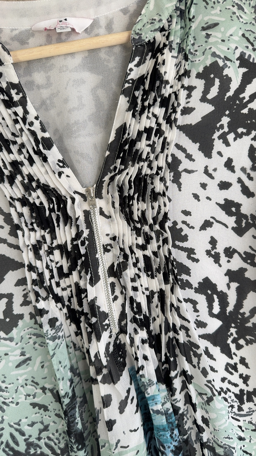 Julipa Printed Black & White Blouse UK 22 Lightweight Sheer Top image 3