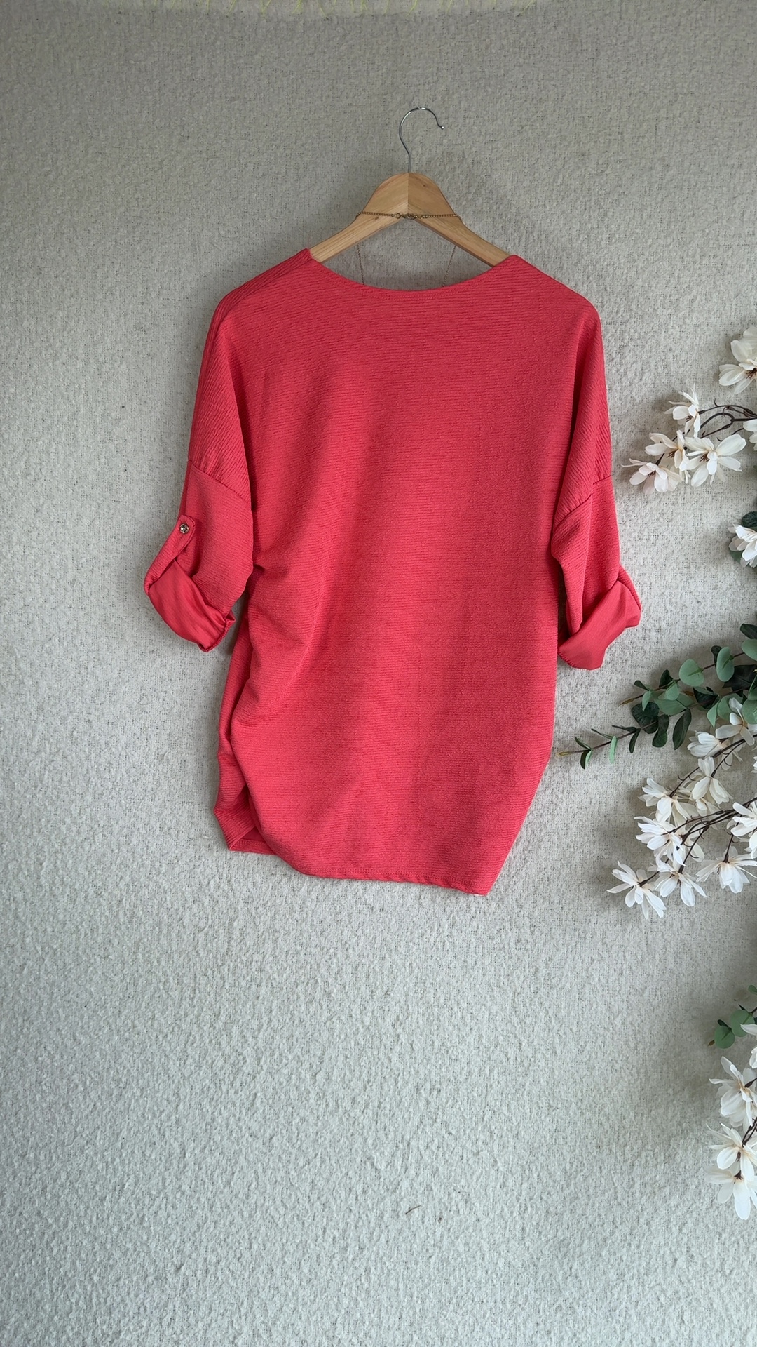 Unbranded Coral Pink Textured Knit Top UK Medium with Roll-Tab Sleeves Necklace image 4