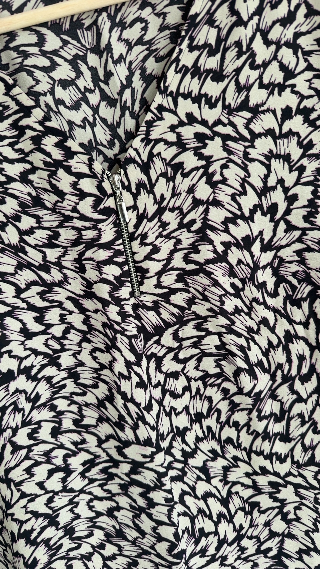 Bonmarché Black & Beige Patterned Blouse UK 20 Chic Casual Top image 3