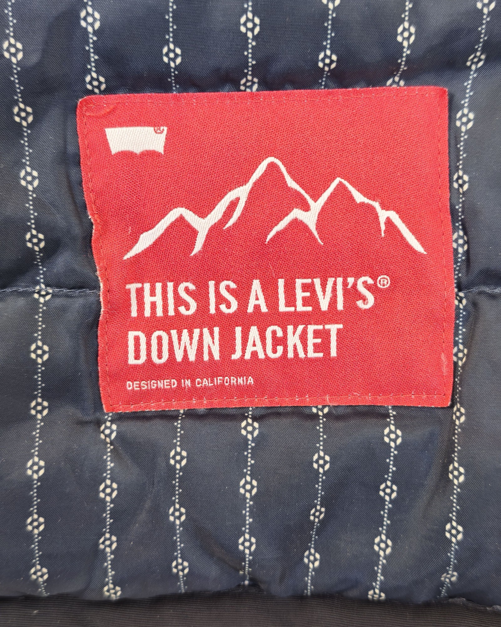 Levi's Black Hooded Winter Jacket Large image 9