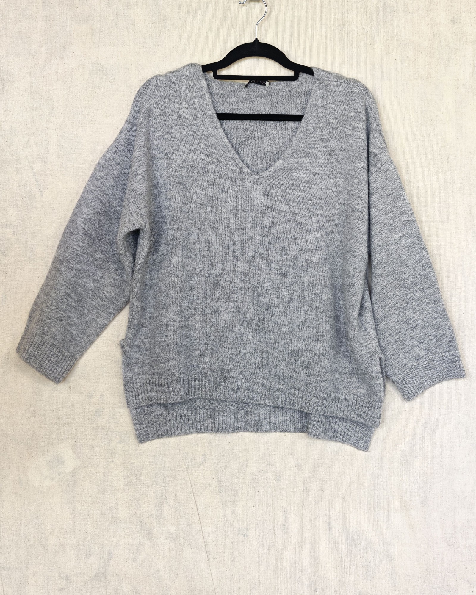 Mudo Collection Grey V-Neck Knit Jumper Large Soft Acrylic Blend