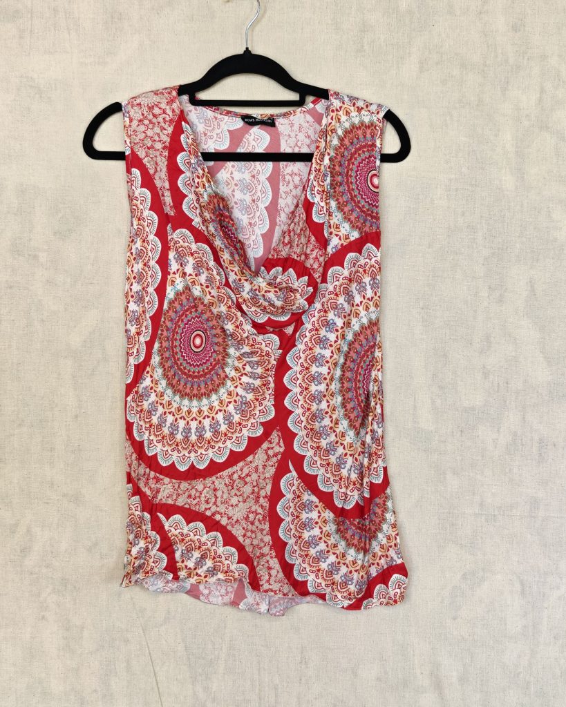 Bows Boutiques Red Multi Print Sleeveless Top Medium