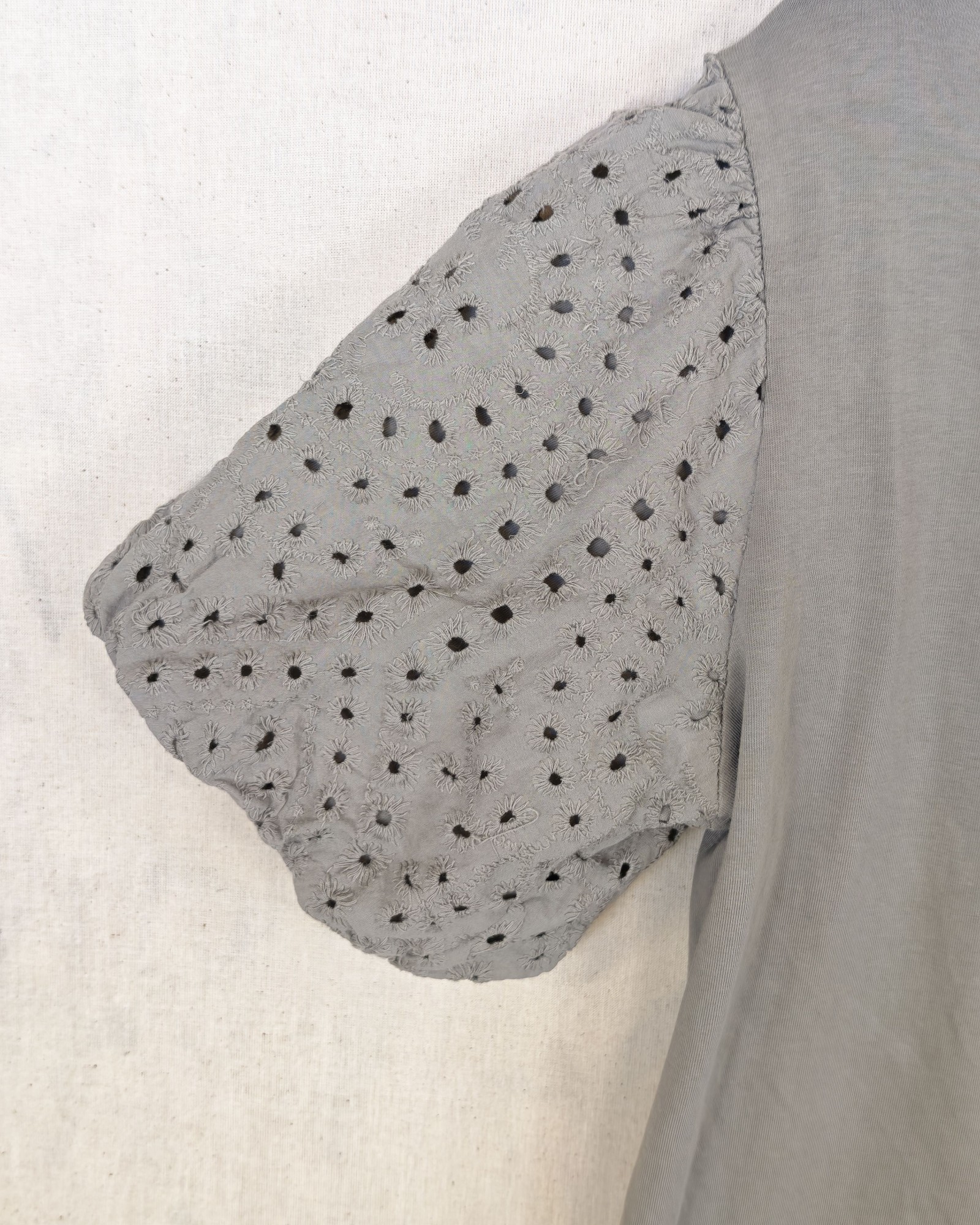 Misumi Grey Cotton & Elastane Top with Eyelet Puff Sleeves Medium image 3