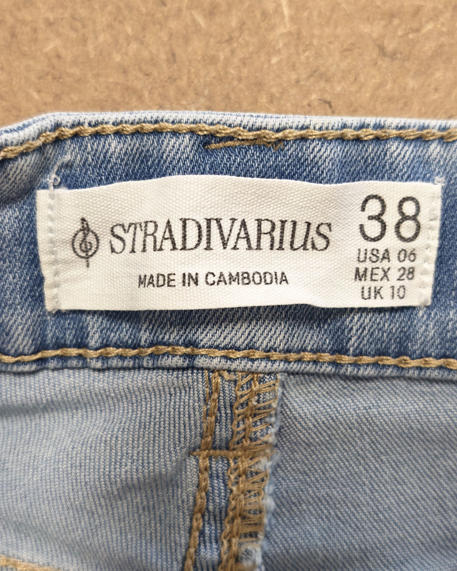 Stradivarius Light Blue Denim Jeans Size 38 Distressed Hem image 6