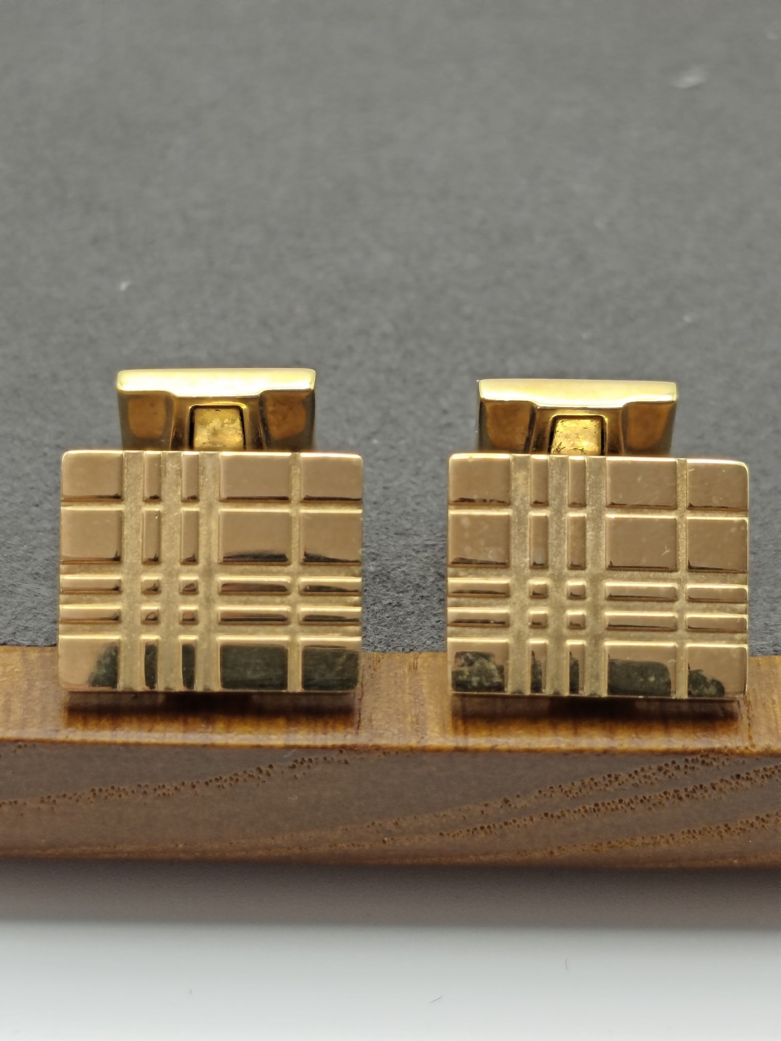 Burberry Gold Tone Plaid Cufflinks Men Classic Design image 2