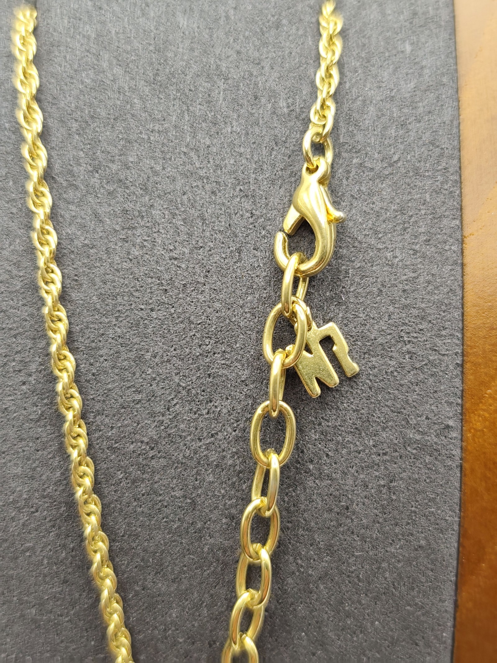 Nina Ricci Gold Tone Ribbon Pendant Necklace with Box image 3